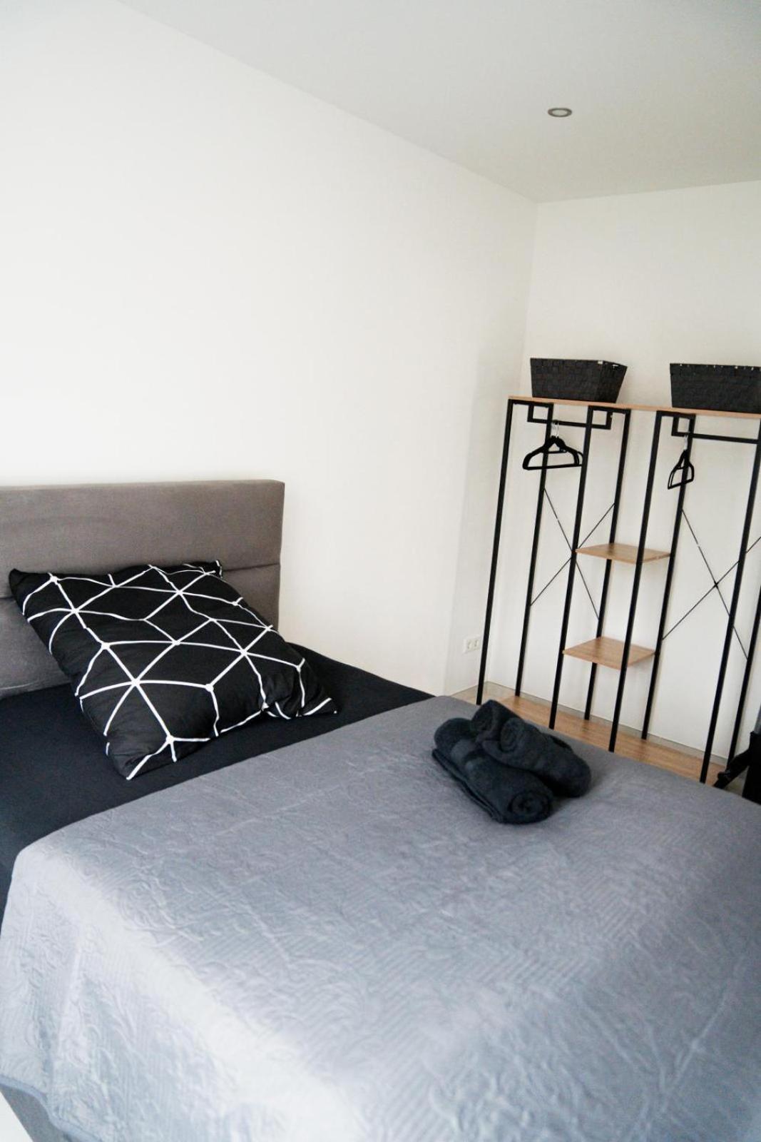 Ferienwohnung Hills Дуйсбург Екстериор снимка